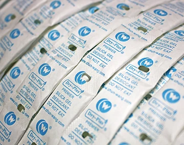 ¿Cómo funciona el desecante de gel de sílice para absorber la humedad?