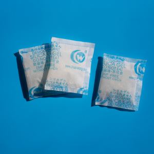 Paquetes de desecante de gel de sílice sin cobalto