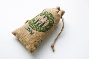 Retire la bolsa de purificador de aire desodorizante de olores